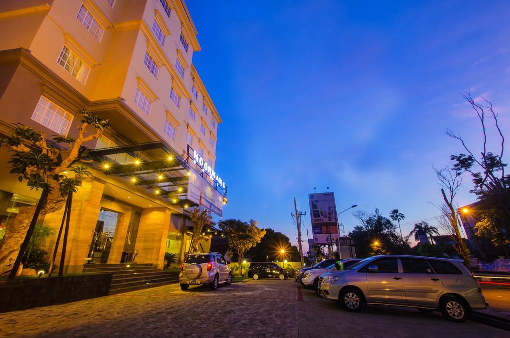 Noormans Hotel Semarang Extérieur photo